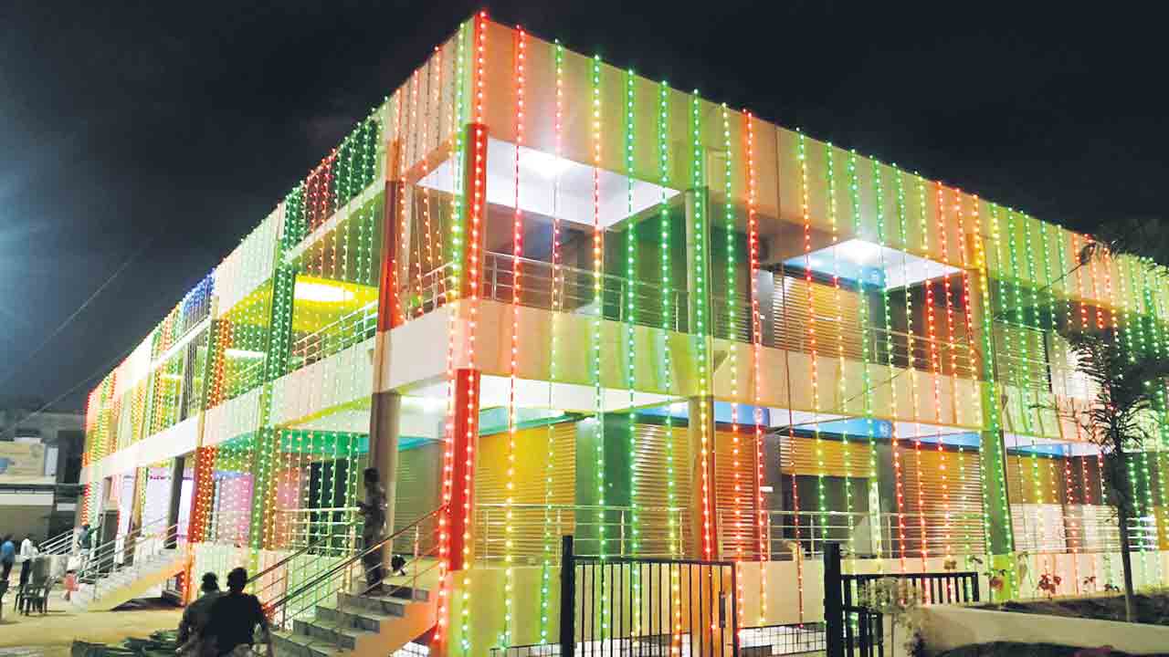 అభివృద్ధిలో జహీరా బాద్‌షా