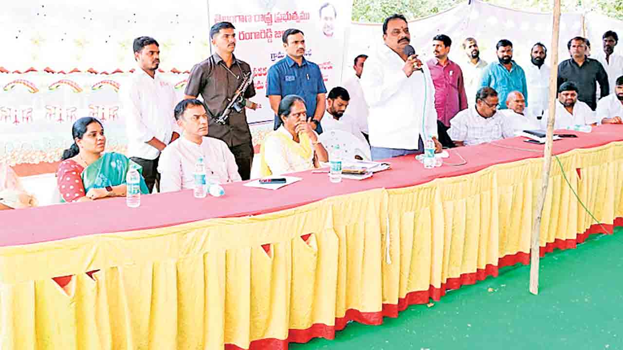 స్థానిక నిరుపేదలకే ప్రథమ ప్రాధాన్యత
