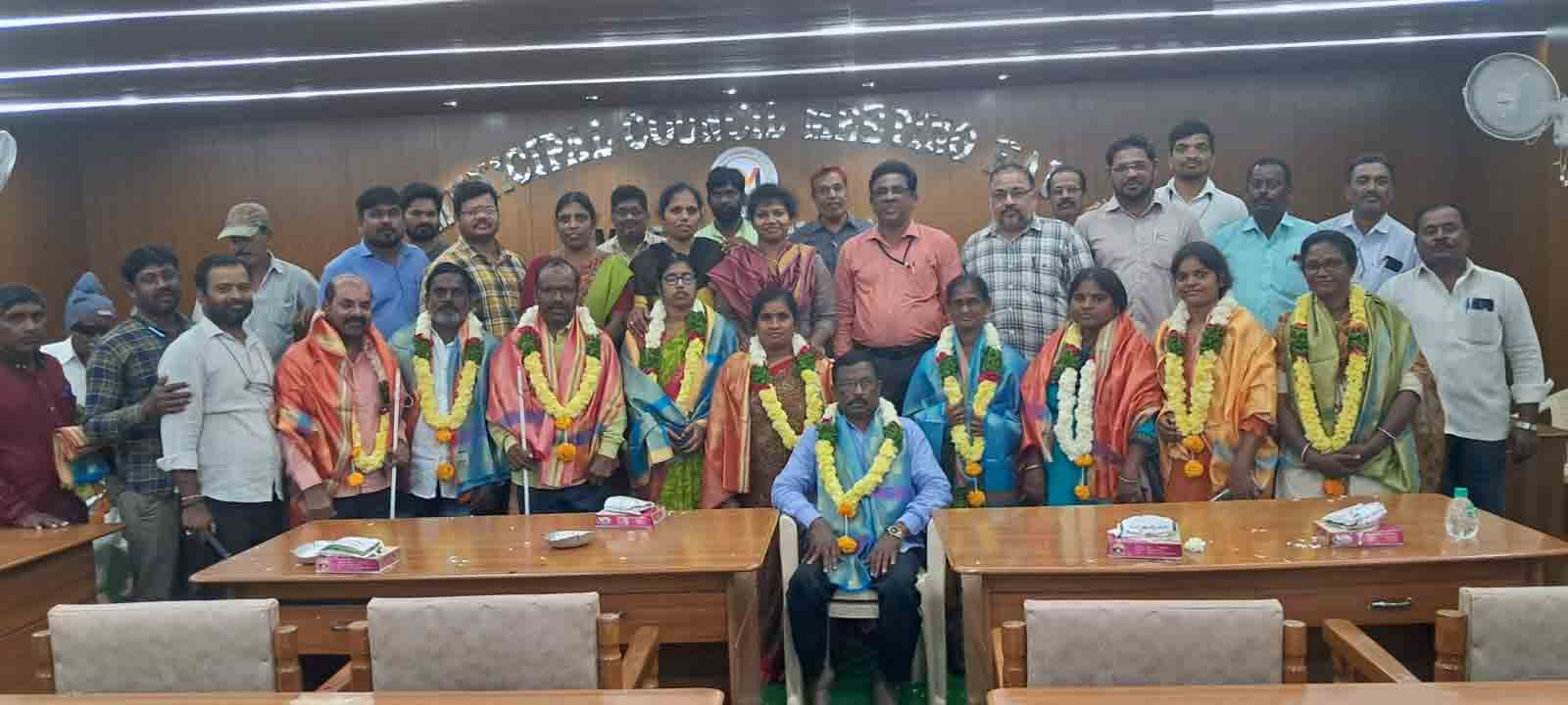 మనోధైర్యంతో వైకల్యాన్ని జయించాలి