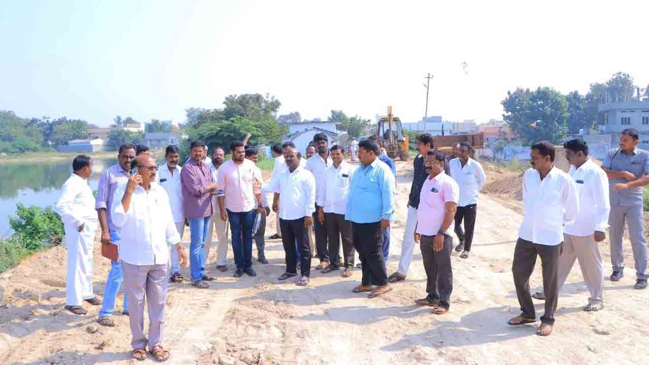 మినీ ట్యాంక్ బండ్ పనులు పూర్తి చేయాలి