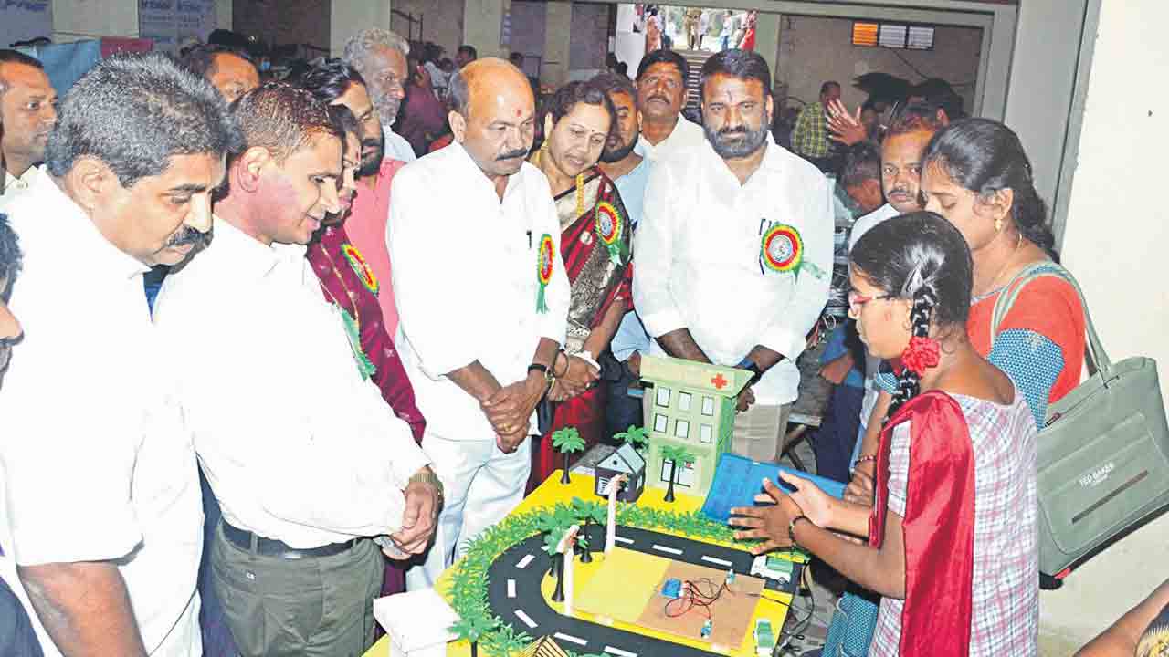 విద్యార్థి దశ కీలకం