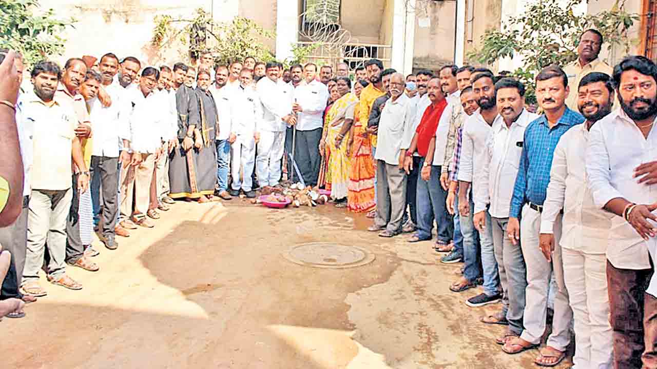 అద్దంలా అంతర్గత రహదారులు