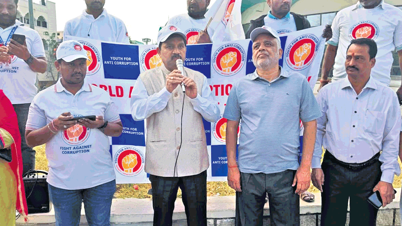 ‘ధరణి’తో భూమి హక్కులు పదిలం