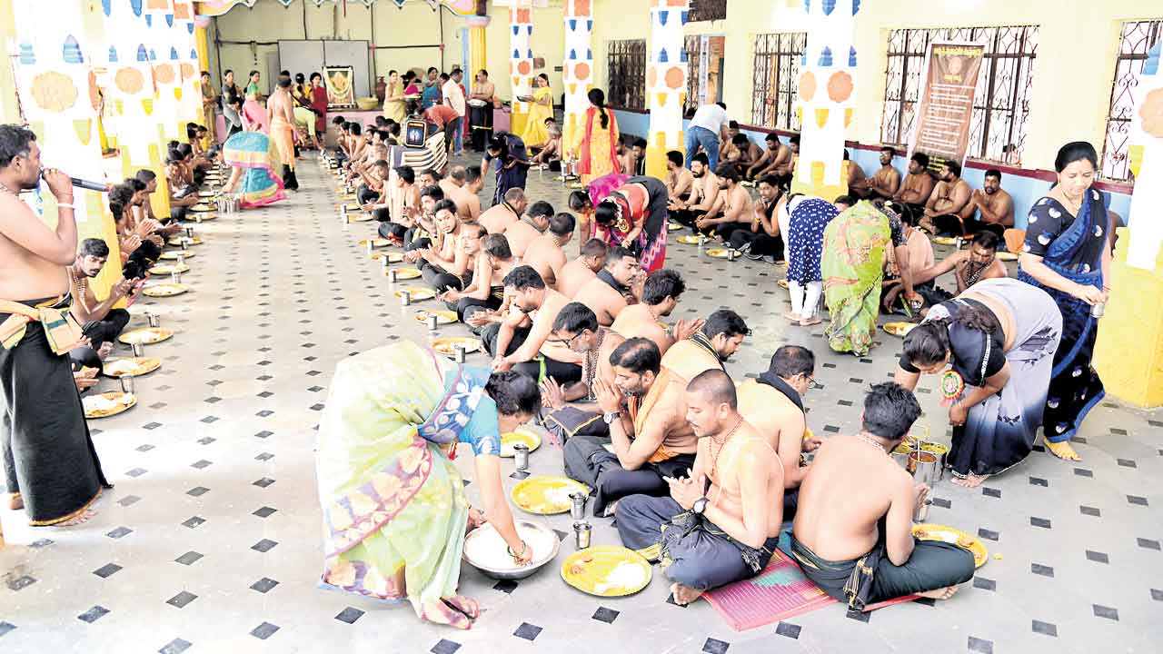 అన్నదాన ప్రభువే.. శరణమణయ్యప్ప..