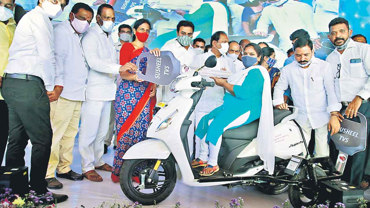 వికలాంగులు వెలుగు దివ్వెలు