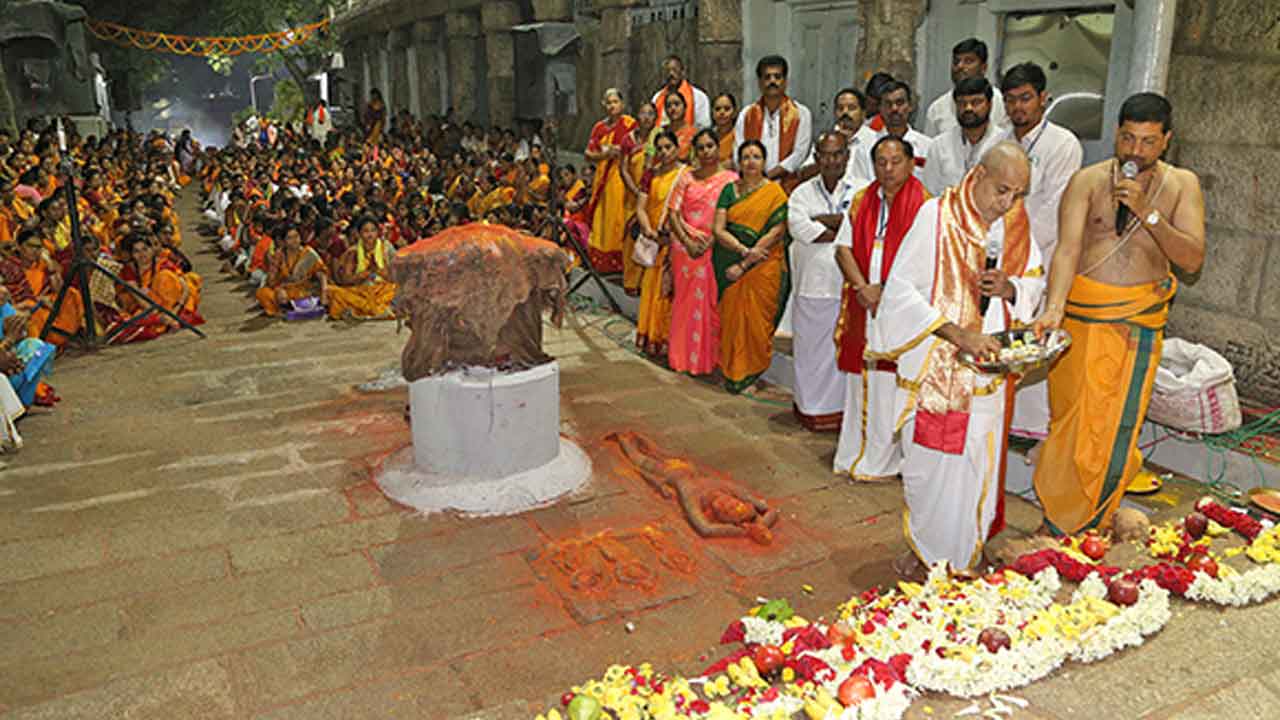 అలిపిరి వద్ద వైభవంగా శ్రీవారి మెట్లోత్సవం