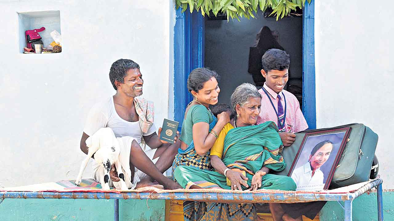 నిజాల నిగ్గు తేల్చి నిలదీద్దాం