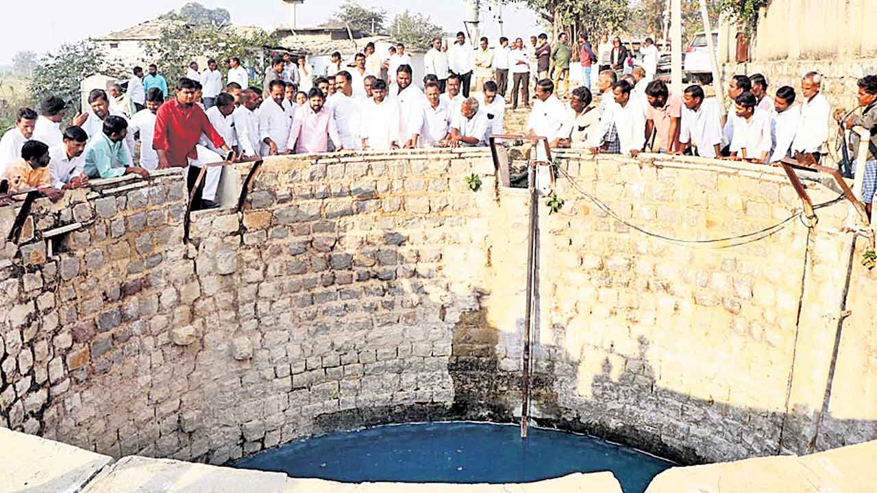 పురాతన బావులను పూడ్చివేయండి