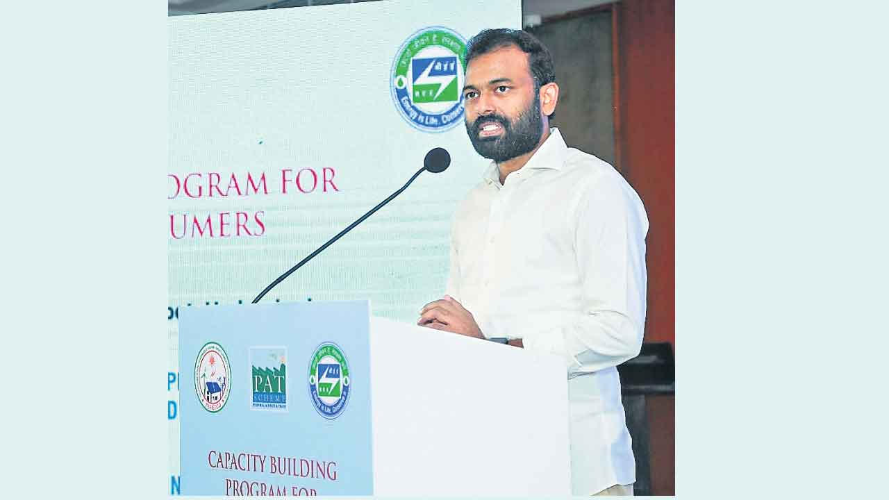 కర్బన ఉద్గారాలను తగ్గించాలి: రెడో చైర్మన్‌