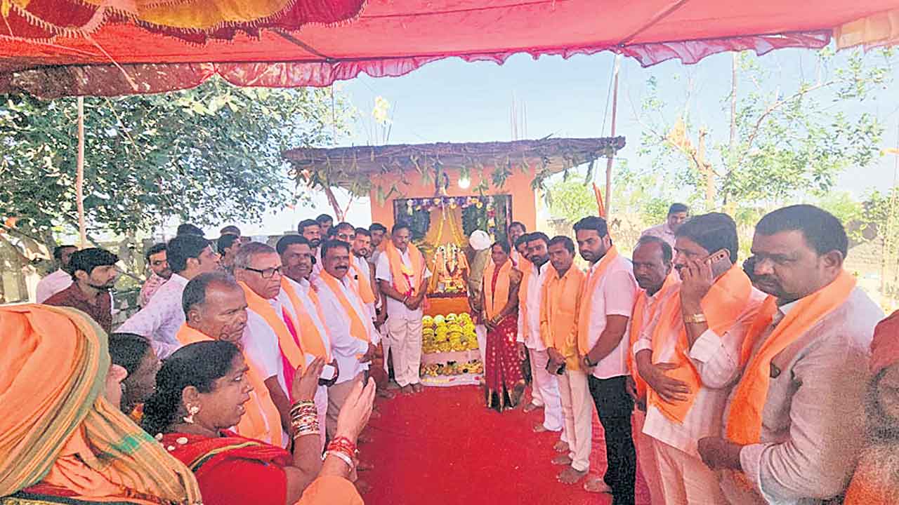 ఆలయాల అభివృద్ధికి ప్రభుత్వం పెద్దపీట