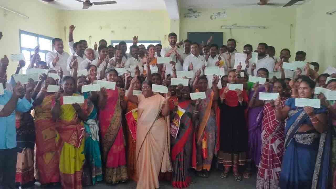 పేదల సంక్షేమానికి కేసీఆర్‌ కృషి