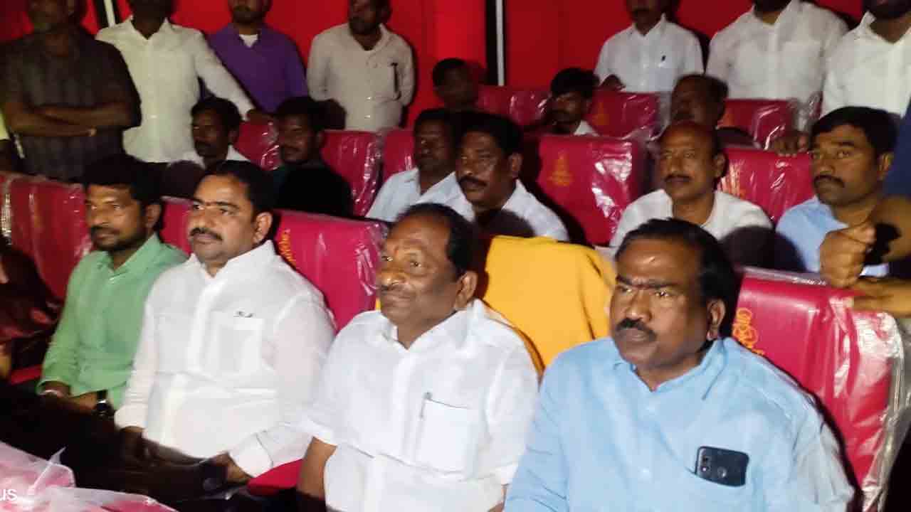 వాళ్లిద్దరివి కుళ్లు రాజకీయాలు