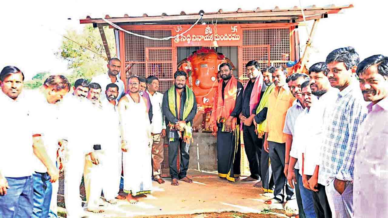 పురాతన ఆలయాలను పునరుద్ధరిస్తాం