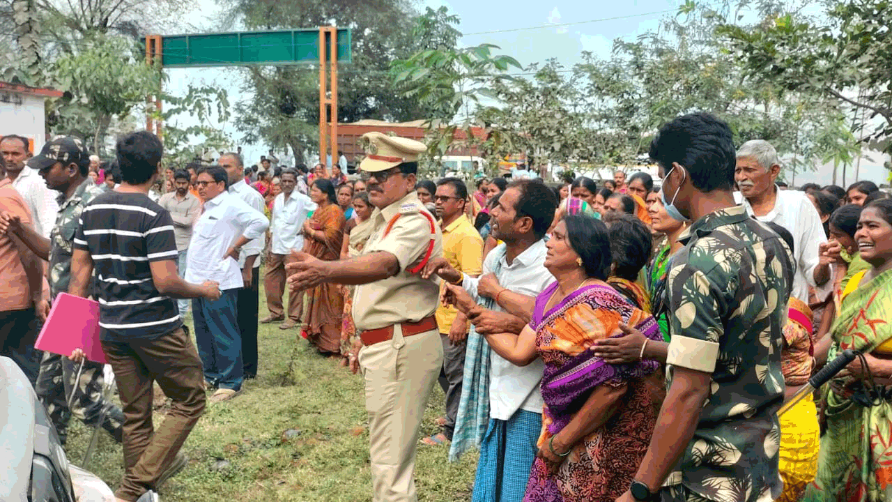 యువకుడి దారుణ హత్య