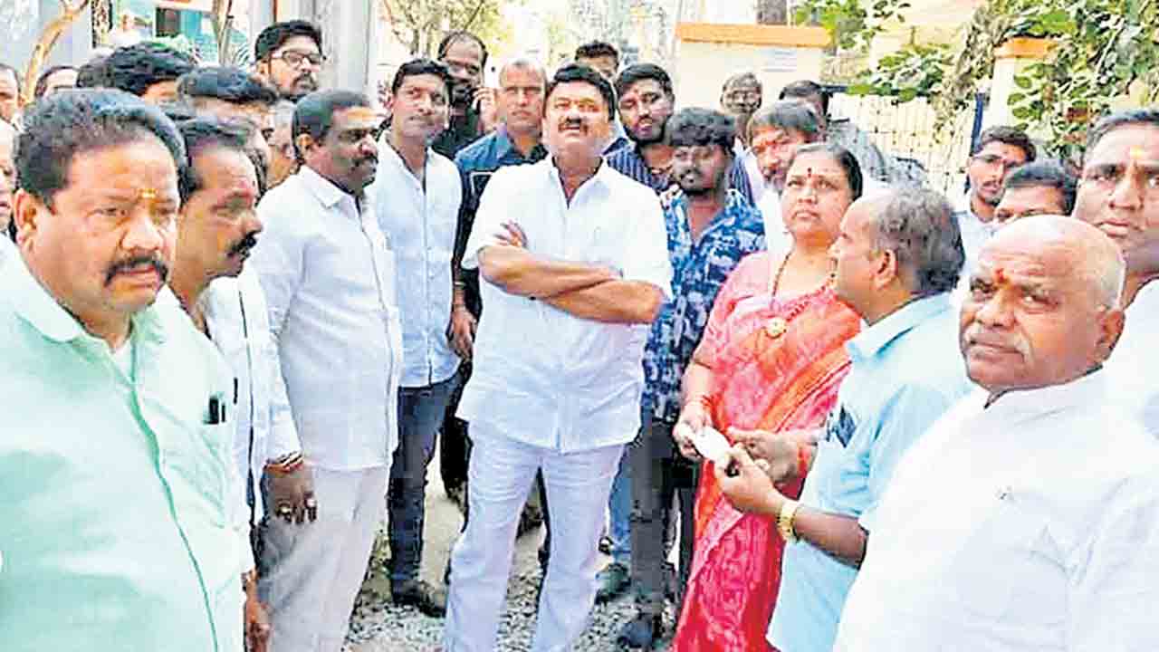 ఆలయాల అభివృద్ధికి కృషి