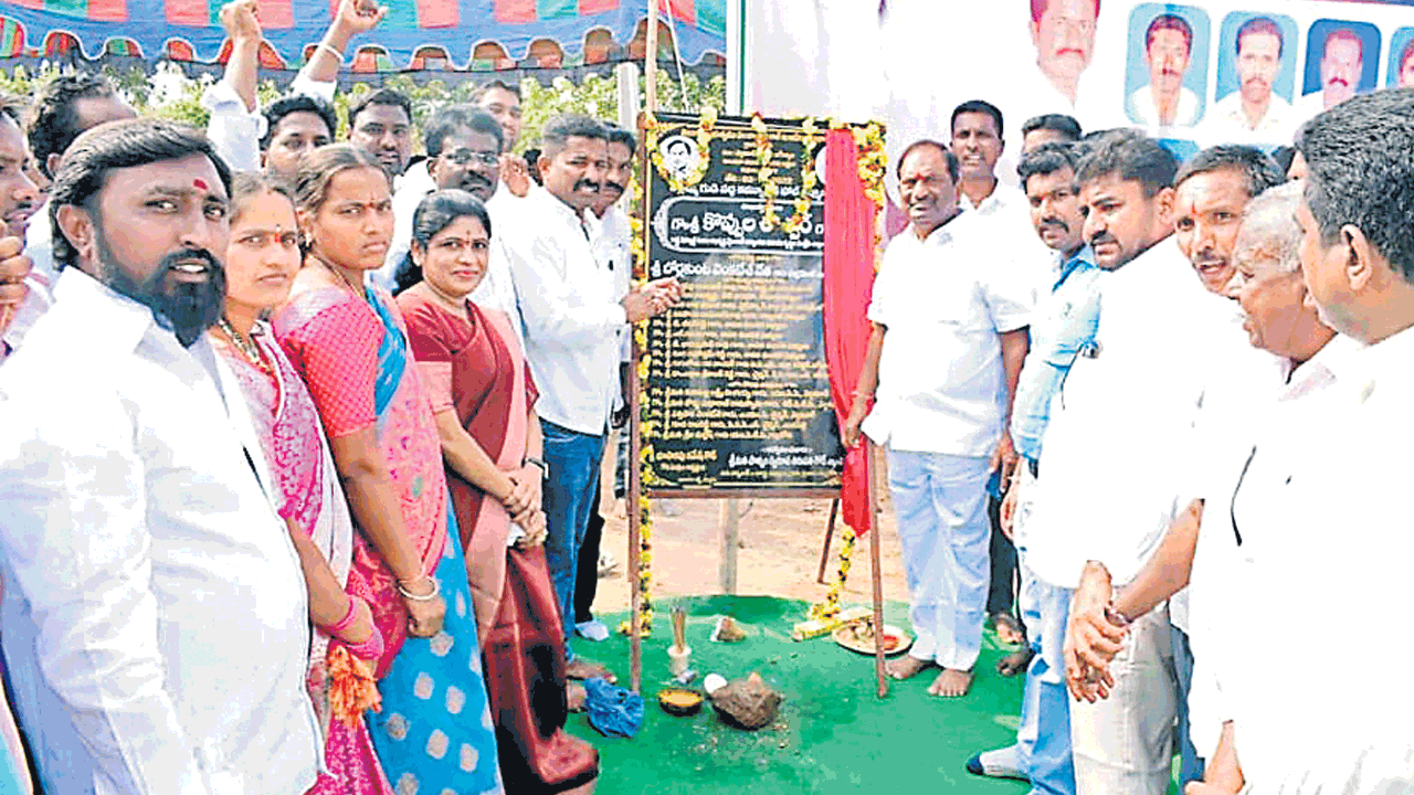 బీజేపీ కనుసన్నల్లో షర్మిల యాత్ర