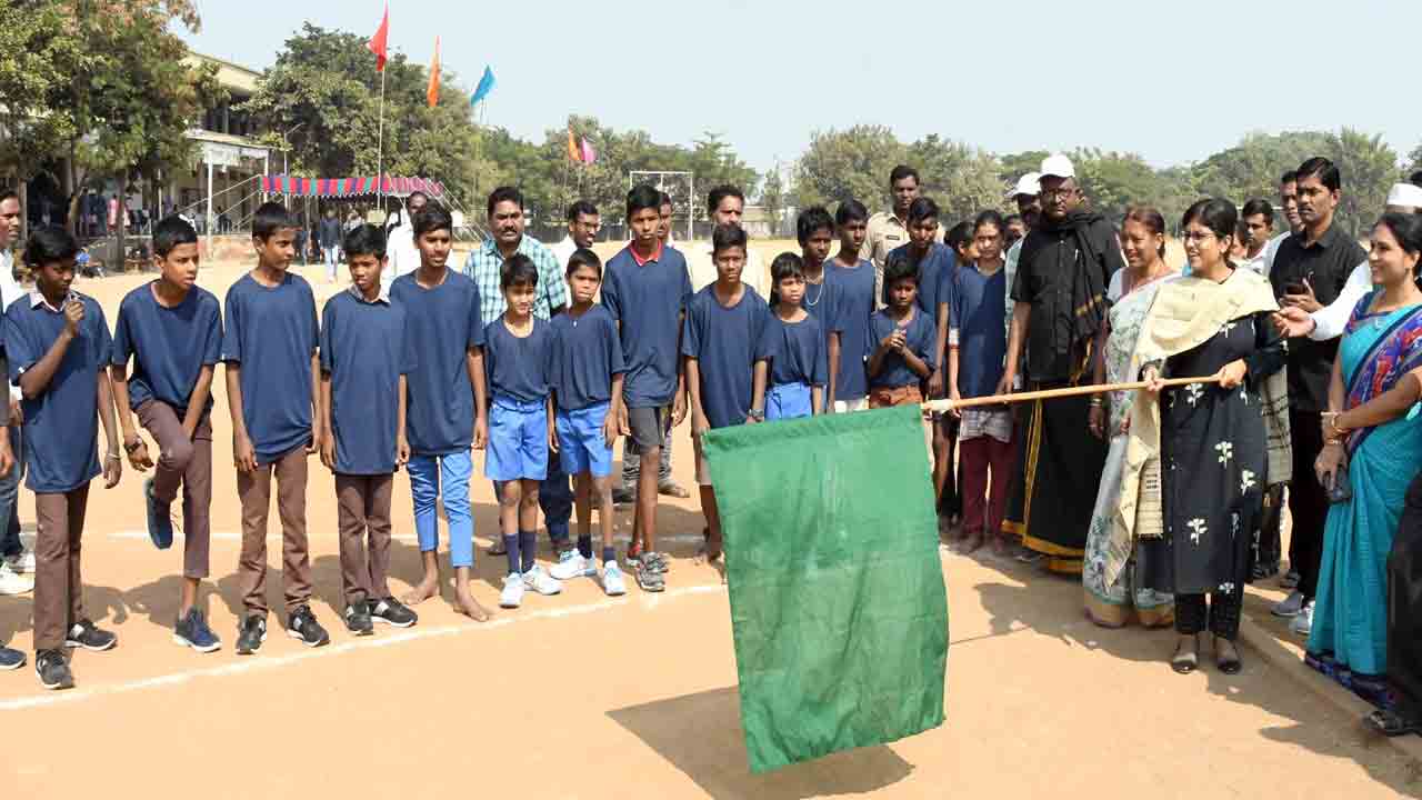 విద్యార్థులు క్రీడల్లో రాణించాలి