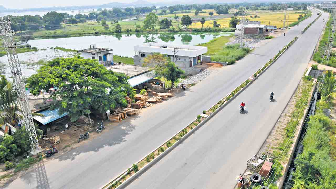 తెలంగాణ రహదారులపై కేంద్రం వివక్ష