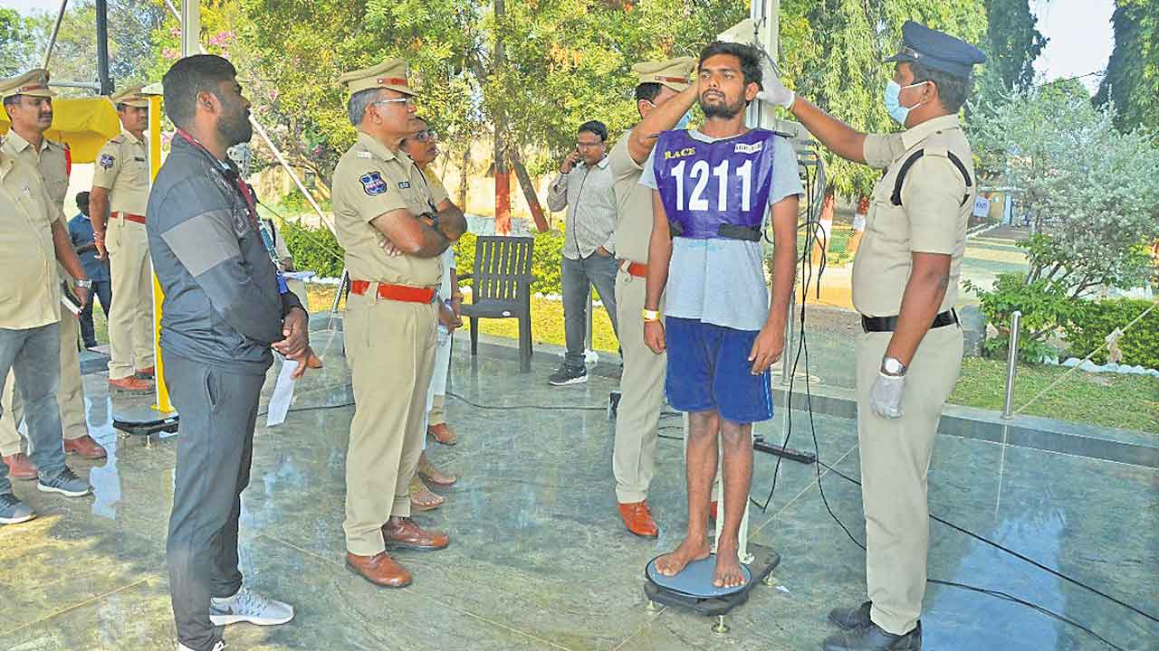 ముగిసిన పోలీస్‌ దేహదారుఢ్య పరీక్షలు