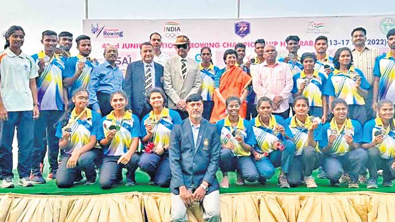 హేమలతకు రజత పతకం