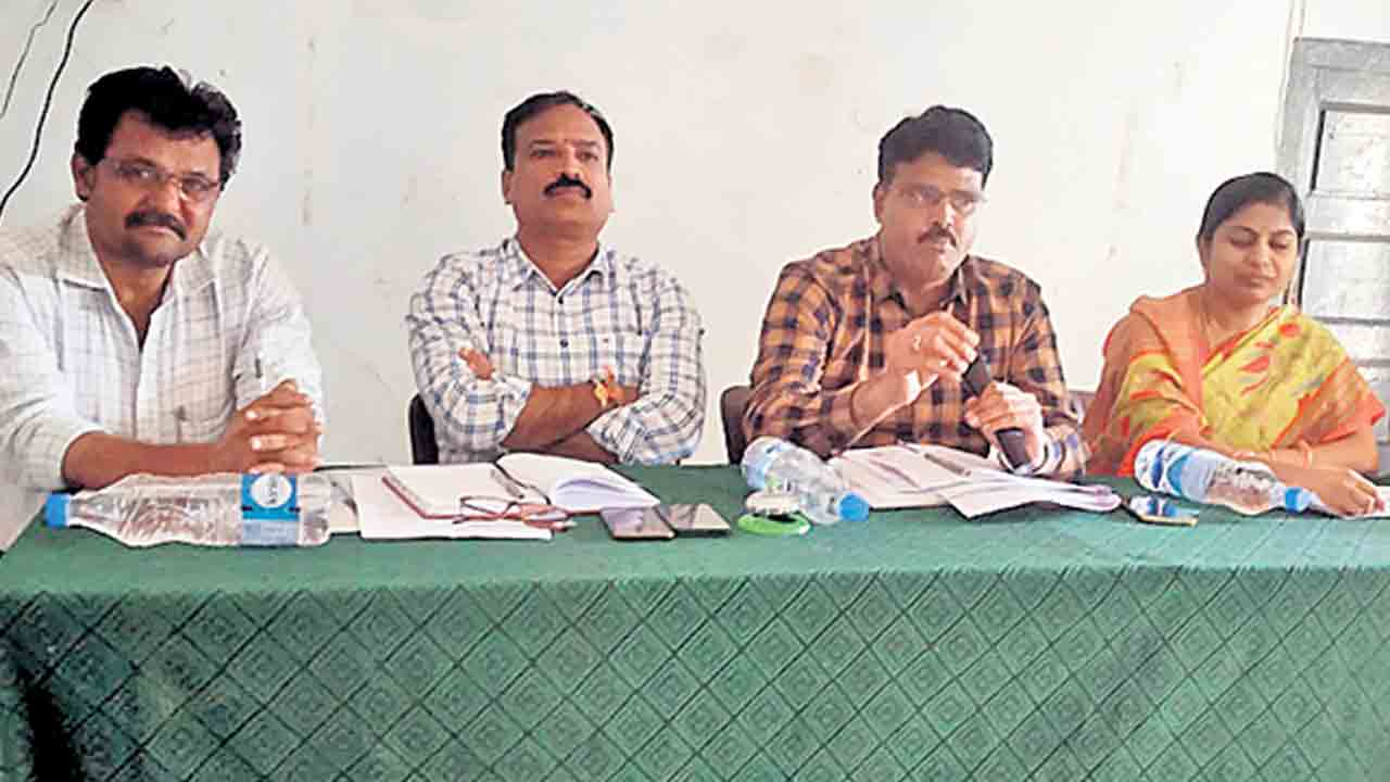 నాణ్యమైన విత్తనాలు వాడాలి