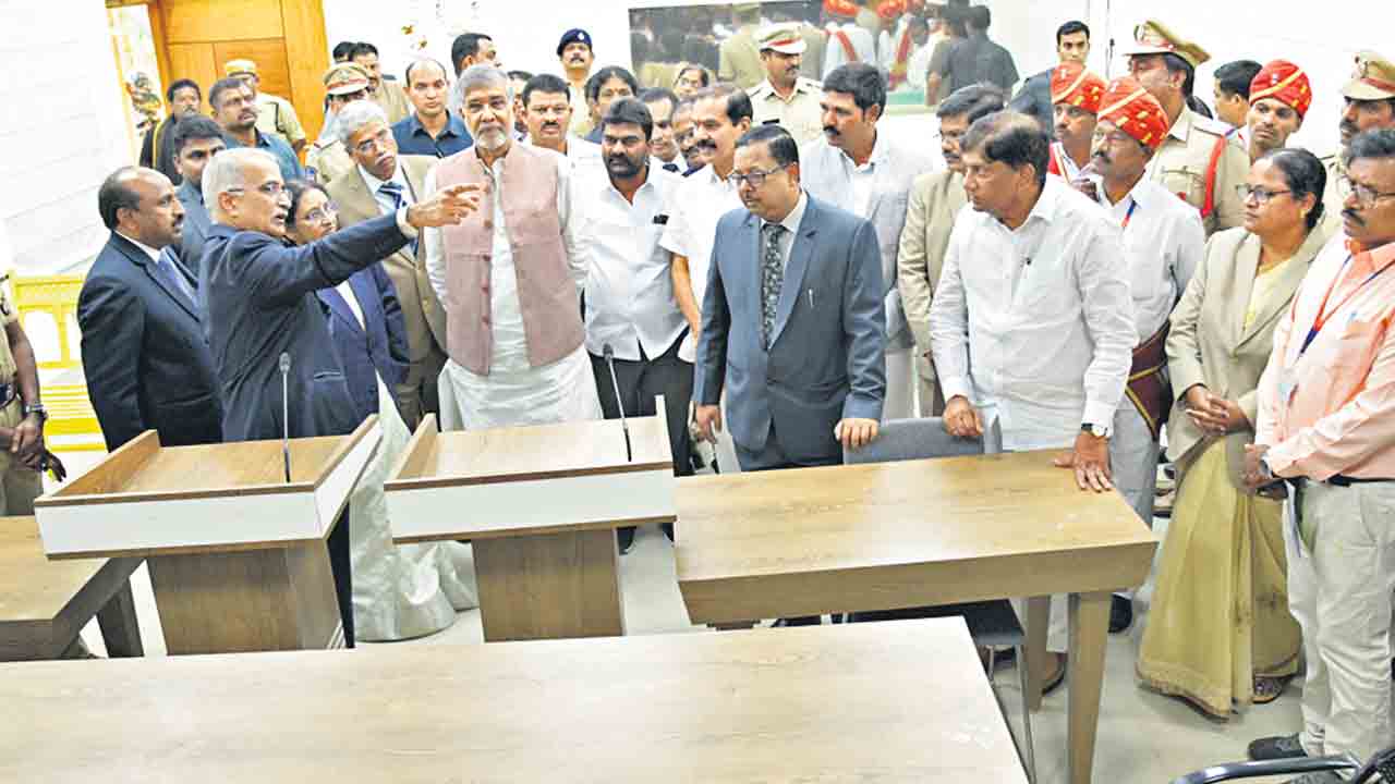 బాల్యానికి రక్షణ కల్పిద్దాం