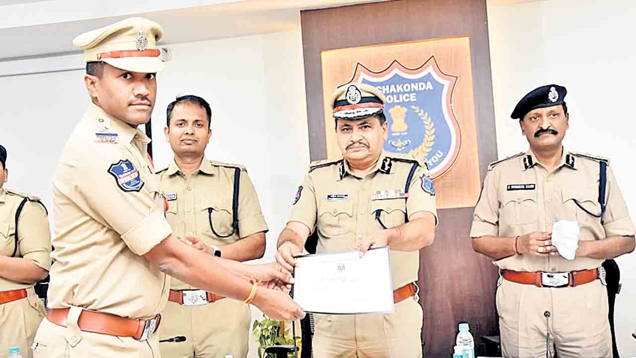 నేర పరిశోధనలో భేష్‌