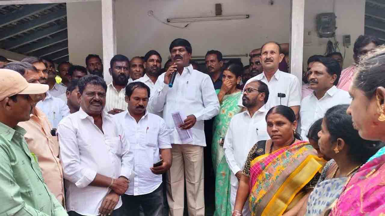 షర్మిలను నడిపిస్తున్నది బీజేపీయే..