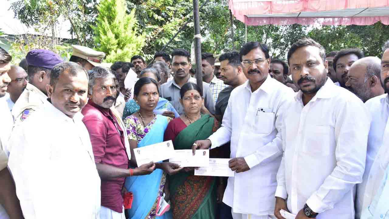 గడపగడపకూ సంక్షేమ పథకాలు