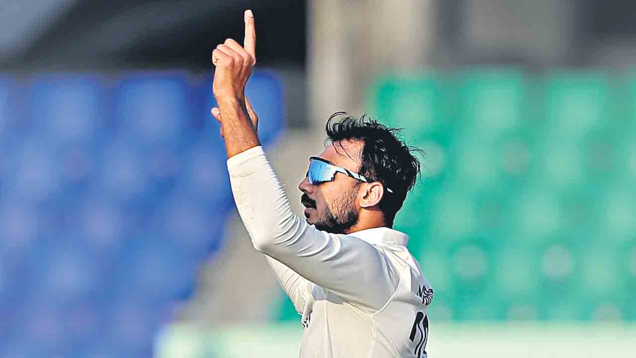 విజయానికి చేరువైన టీమిండియా.. బంగ్లా లక్ష్యం 513.. ప్రస్తుతం 272/6