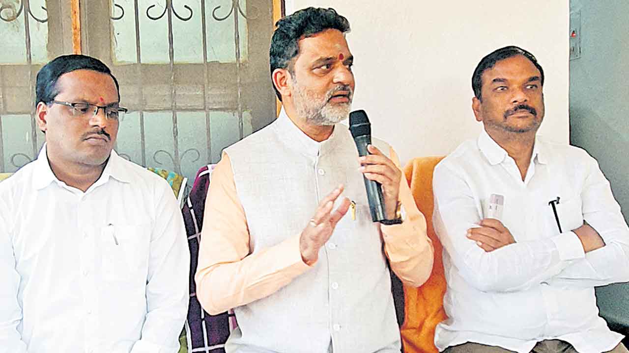బీసీలకు కేంద్రం అన్యాయం చేస్తున్నది