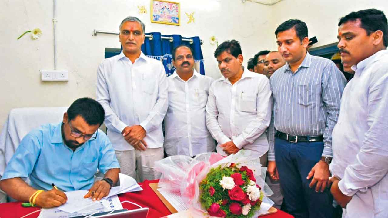 హామీలు నెరవేరుస్తున్నాం.. అండగా నిలుస్తున్నాం