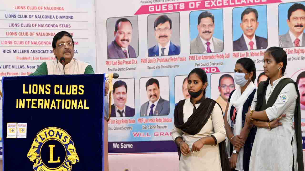 ప్రణాళికయుతంగా చదివితే సివిల్స్‌ సులువు