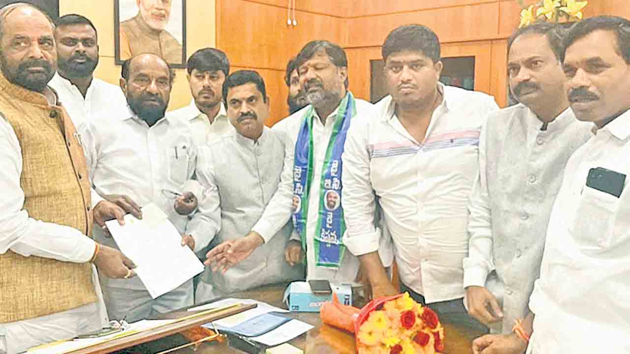 బీసీ స్కాలర్‌షిప్‌లపై కేంద్ర మంత్రికి విజ్ఞప్తి