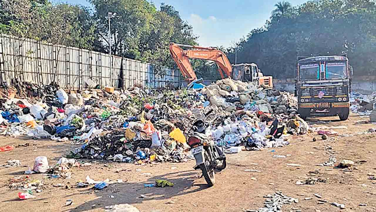 థిన్నర్‌ డబ్బా పేలి .. తండ్రీ కొడుకులకు గాయాలు