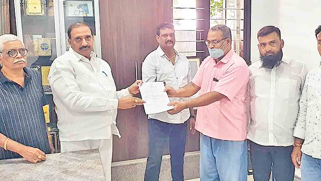 పేదలకు అండగా సీఎం కేసీఆర్‌