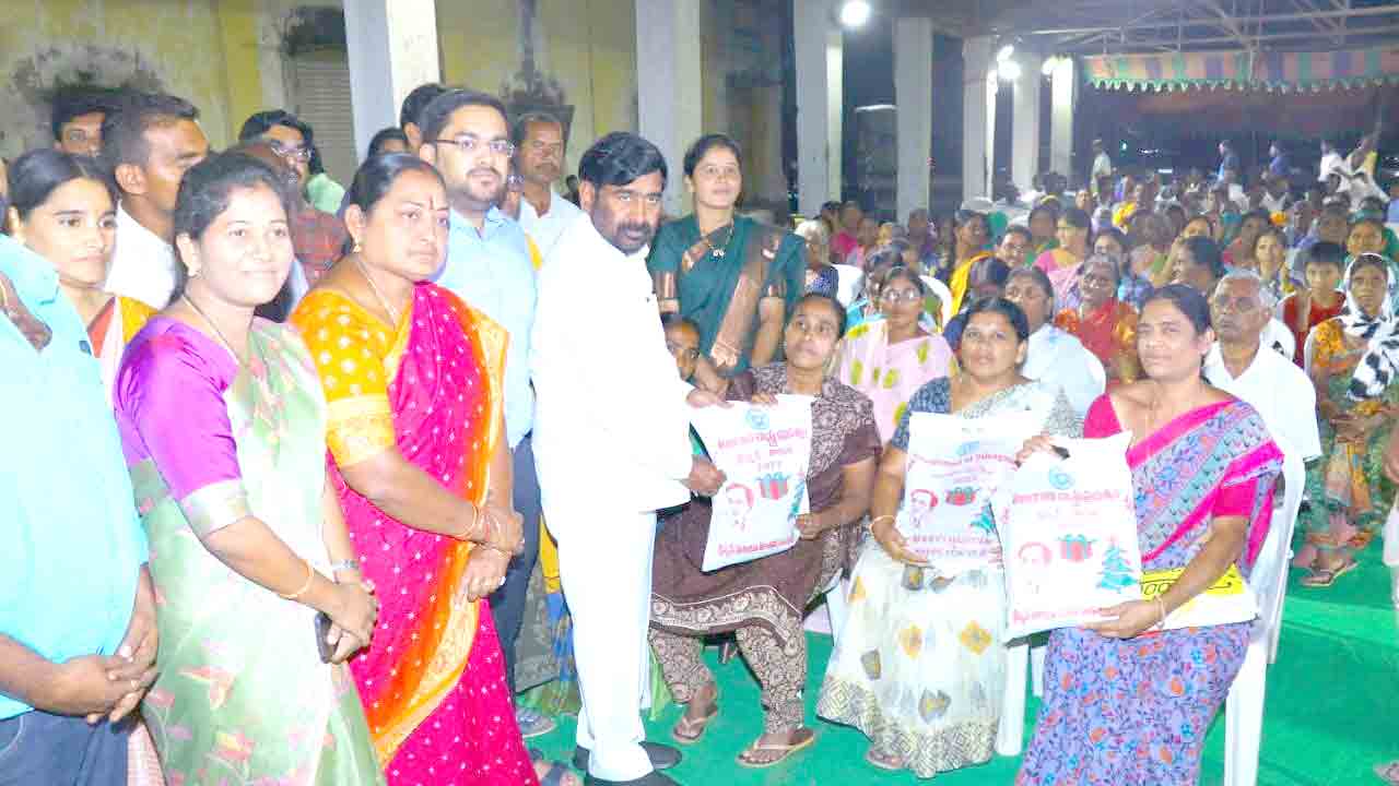 యావత్‌ దేశం చూపు మన అభివృద్ధి వైపే