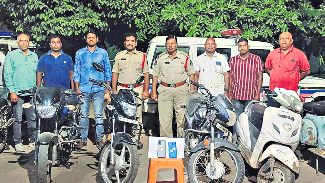 జల్సాలకు అలవాటు పడి..