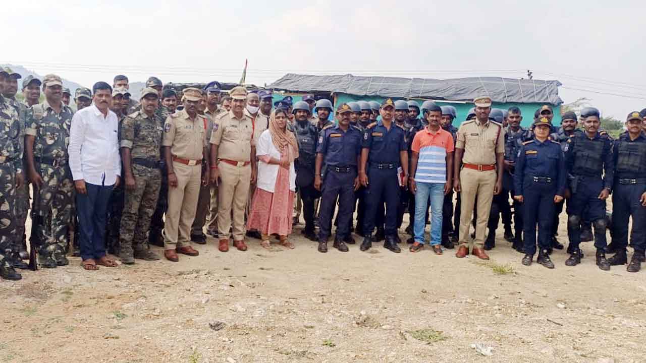 ‘కోయిల్‌సాగర్‌’ వద్ద ఆక్టోపస్‌ విన్యాసాలు