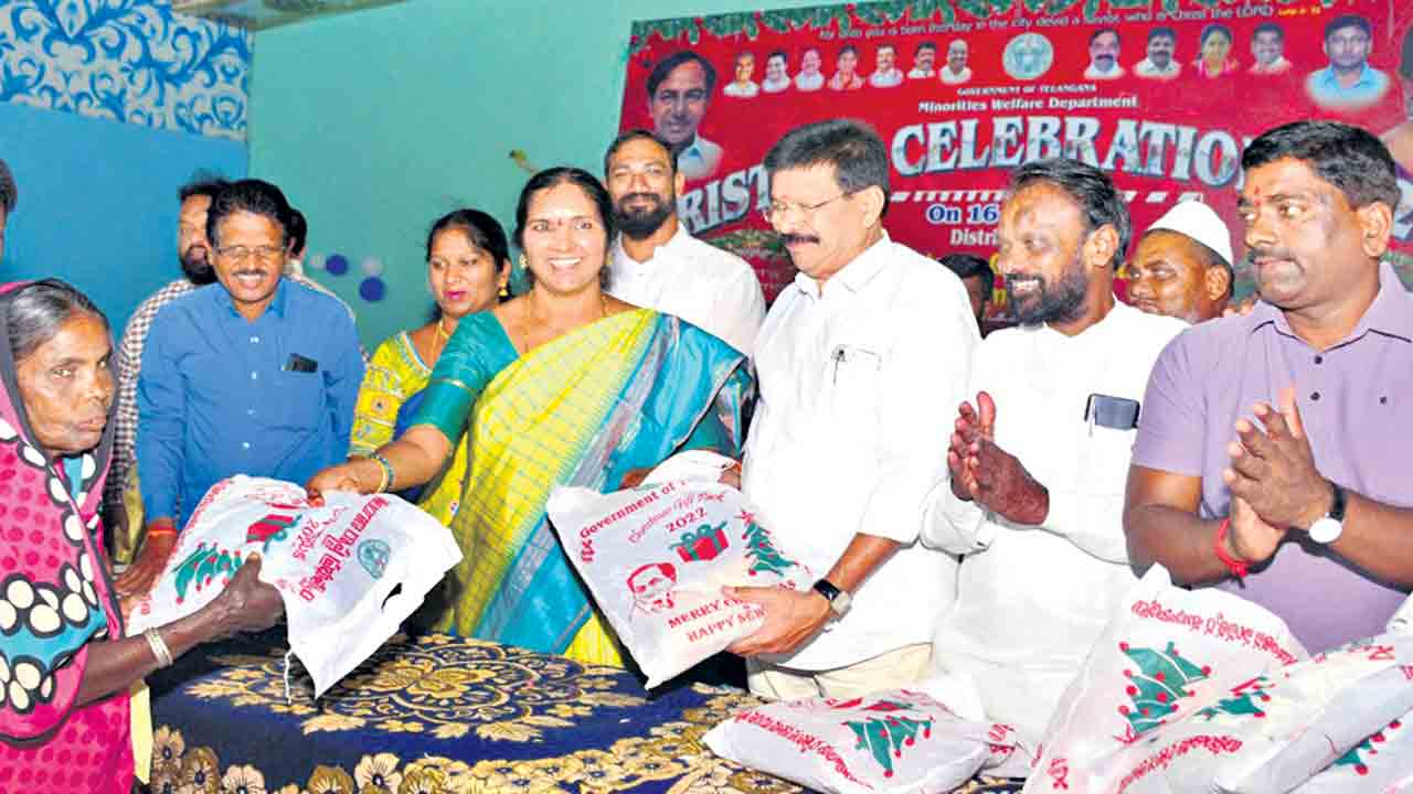 ఘనంగా యునైటెడ్‌ క్రిస్మస్‌