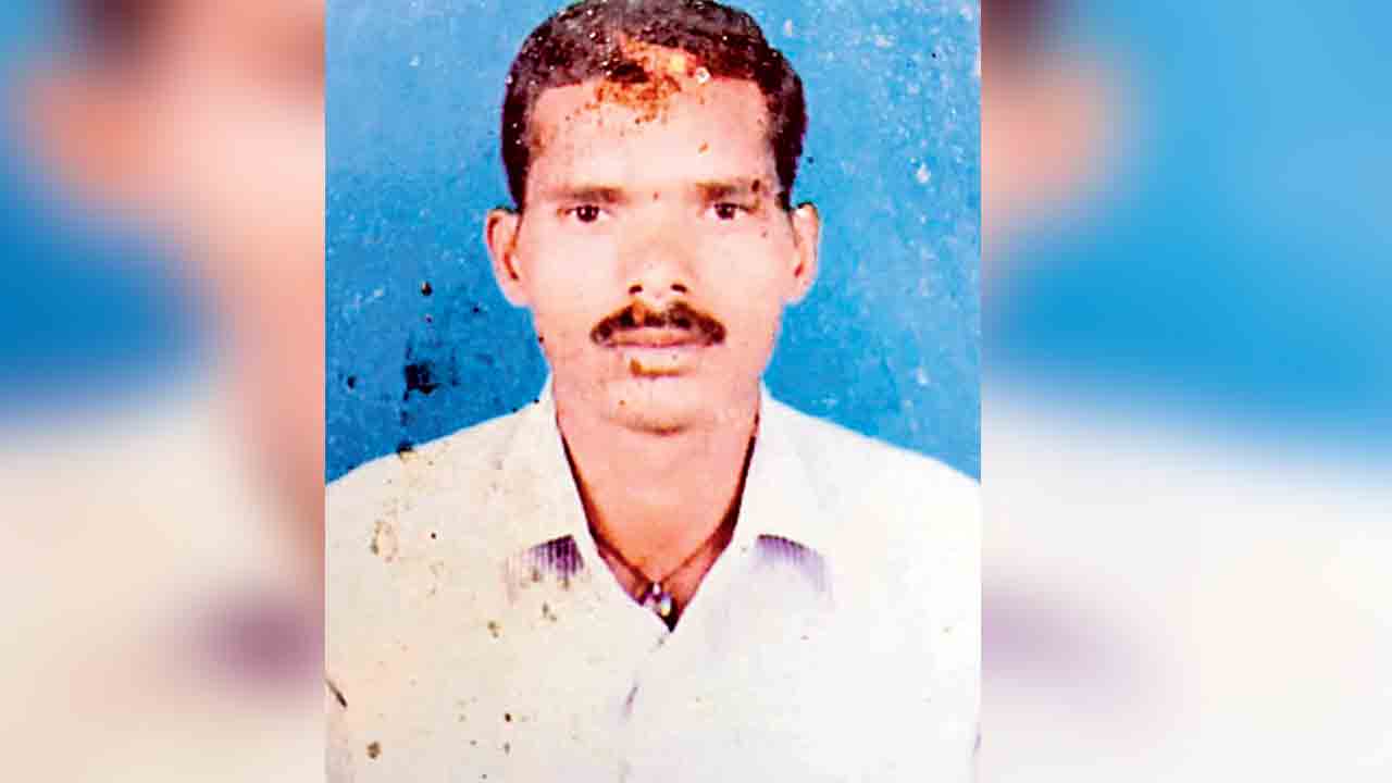 అప్పుల బాధతో వ్యక్తి ఆత్మహత్య