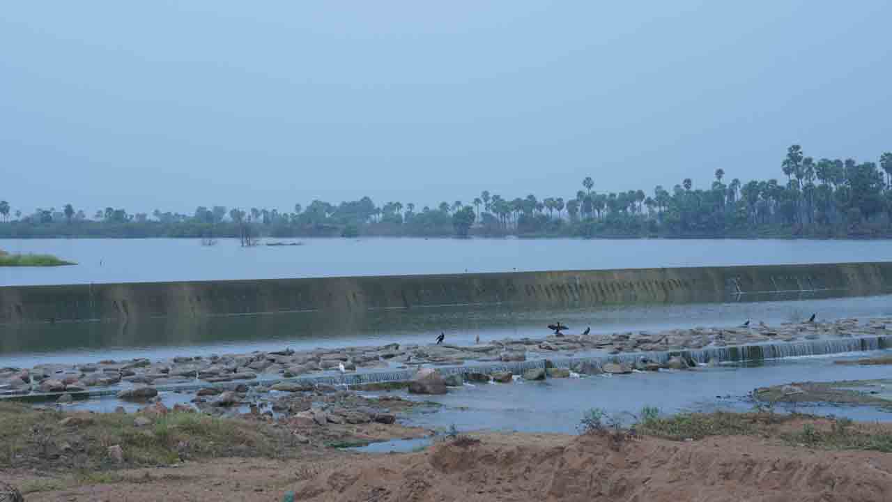 జలసవ్వడి కరువు నేలపై దుందుభీ పరవళ్లు