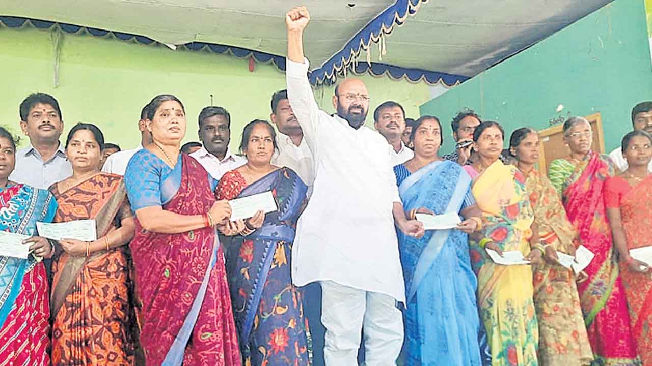 తప్పుడు కేసులతో భయపెట్టలేరు