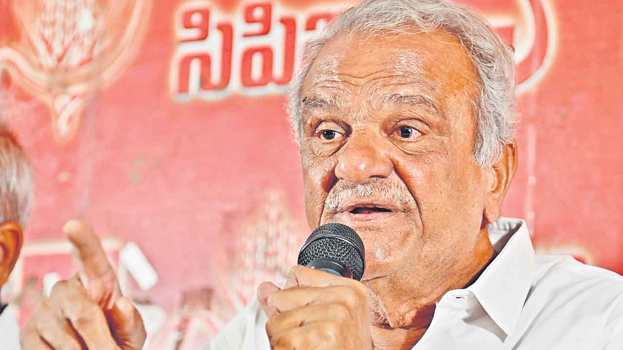 కేంద్రమంత్రి నిర్మలా సీతారామన్‌ రాజీనామా చేయాలి