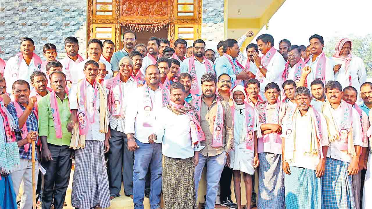 బీఆర్‌ఎస్‌లో భారీగా చేరికలు