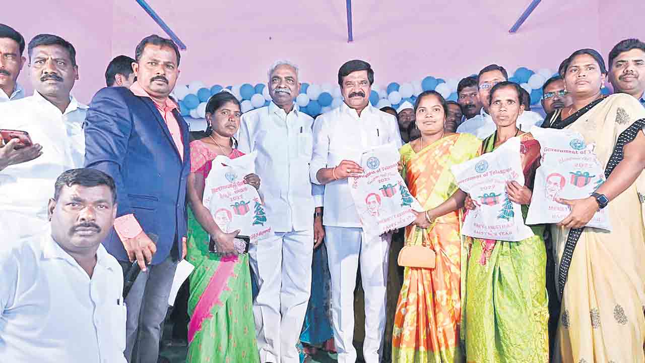 మోదీని ప్రశ్నిస్తున్నందుకే కవితపై కేసుల కుట్రలు