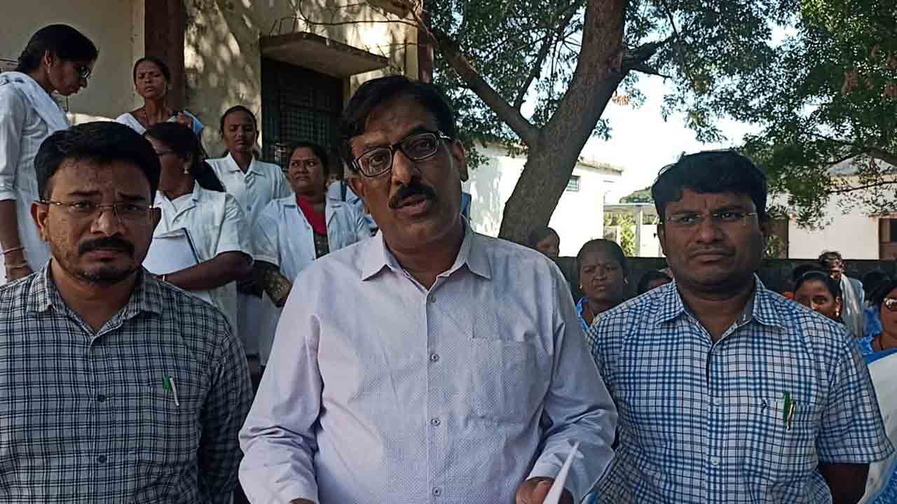 పరిసరాలు శుభ్రంగా ఉంచుకోవాలి