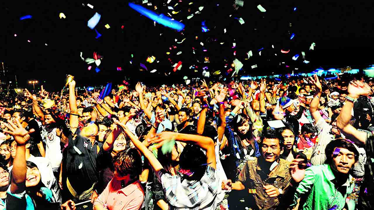 ఇట్స్ టైంటు పార్టీ..