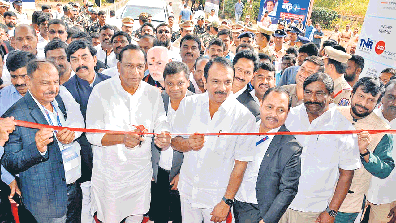 వెస్ట్‌తో సమానంగా ఈస్ట్‌ అభివృద్ధి