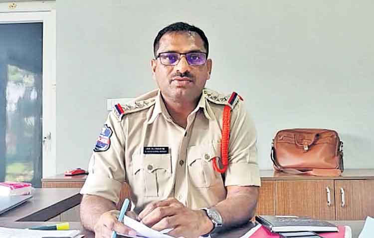 246 గొర్రెలు, మేకలు చోరీ